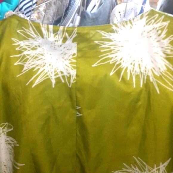 Green Floral Top (Misslook) - Picture 7 of 10